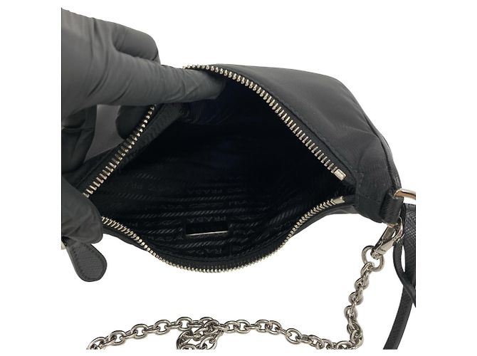 Saffiano Borsa a tracolla Prada in nylon Tessuto Pocono con logo triangolare in metallo Nero - vista 9