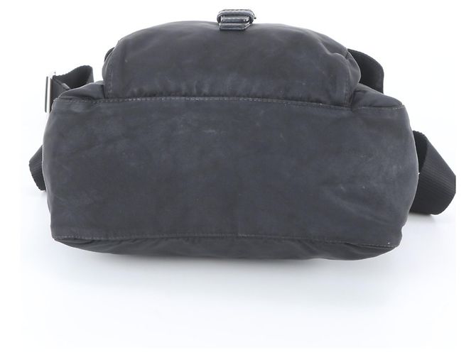 Sac messager Prada en nylon Tessuto avec logo triangle en cuir Noir - vue 6