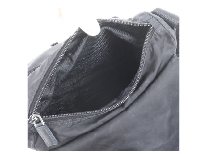 Sac messager Prada en nylon Tessuto avec logo triangle en cuir Noir - vue 7