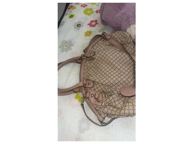 Borsa Gucci in tela Diamante beige e pelle rosa - vista 3