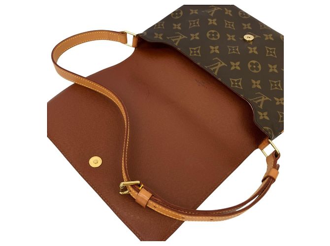 Borsa a tracolla Louis Vuitton Musette Tango Short Monogram Marrone Monogramma - vista 5