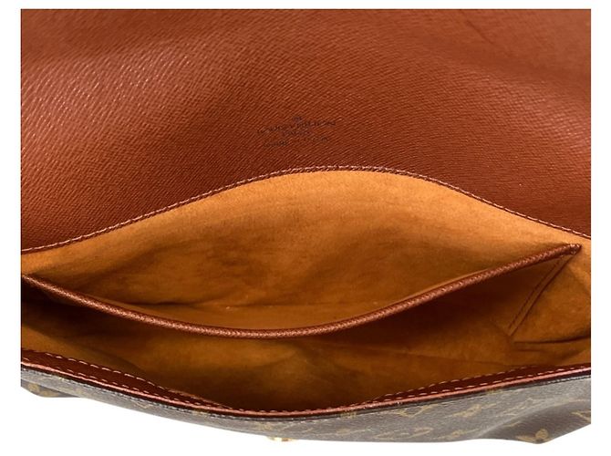 Borsa a tracolla Louis Vuitton Musette Tango Short Monogram Marrone Monogramma - vista 6