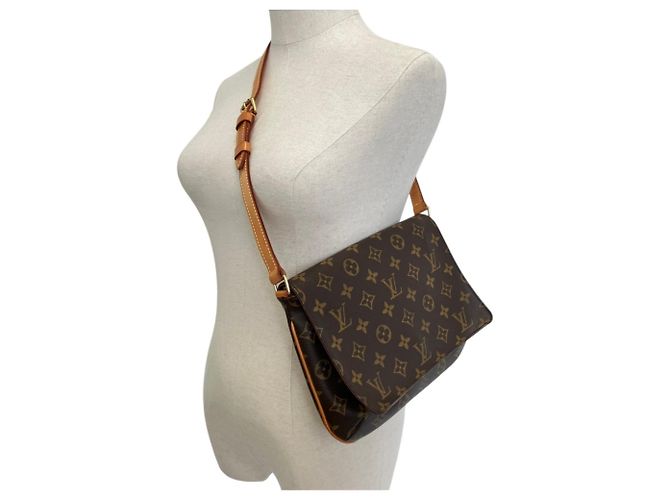 Borsa a tracolla Louis Vuitton Musette Tango Short Monogram Marrone Monogramma - vista 7