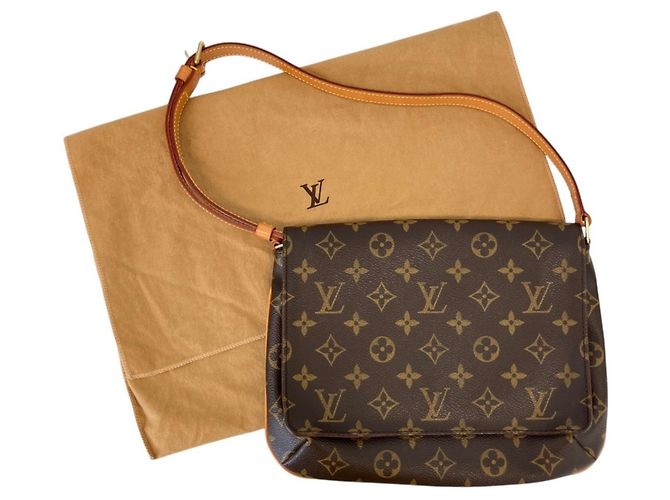 Borsa a tracolla Louis Vuitton Musette Tango Short Monogram Marrone Monogramma - vista 9