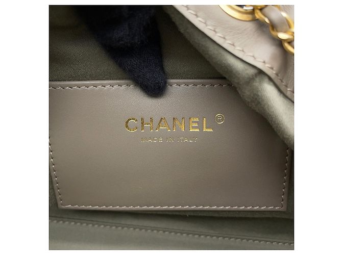 Borsa a tracolla con catena Chanel in camoscio grigio Marrone - vista 16