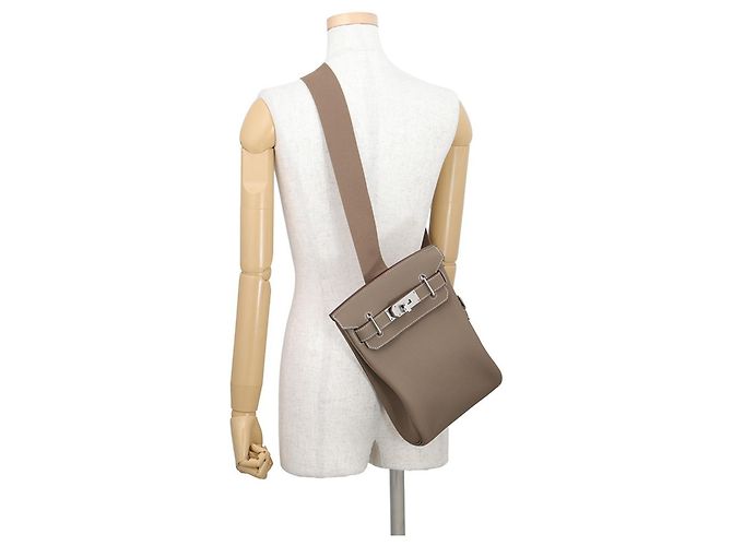 Hermès Hermes Kelly Accad PM Body Bag Taupe - vista 5
