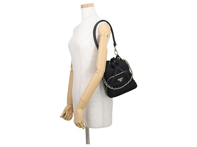 Prada Duet Triangle Nylon Handtasche Schwarz - Ansicht 5