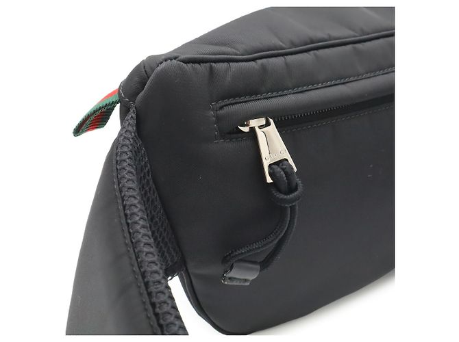 Piccolo borsello a cintura Gucci in nylon Nero - vista 5