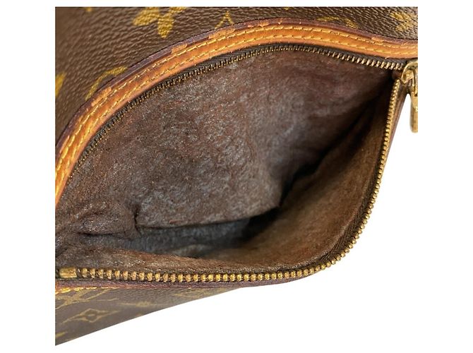 Borsa a tracolla Louis Vuitton in pelle marrone - vista 12