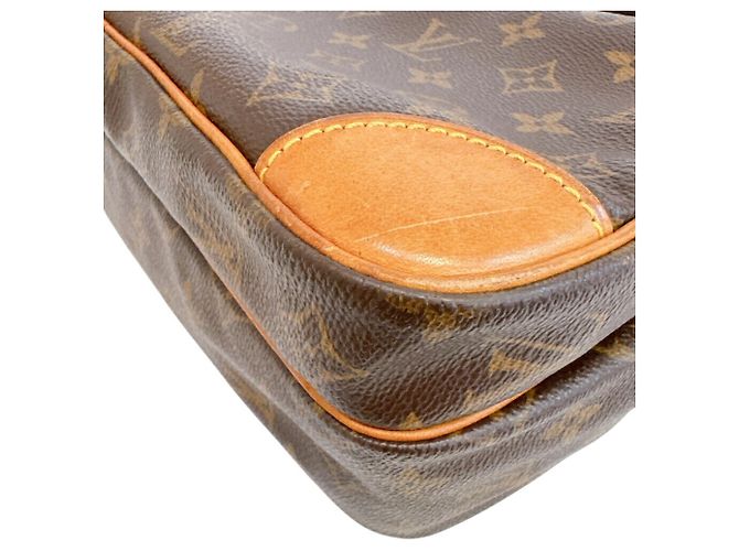 Borsa a tracolla Louis Vuitton Nile Monogram Marrone Monogramma - vista 5