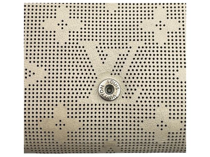 Cartera tri-fold Louis Vuitton Mahina Reverse Leather Beige - vista 6