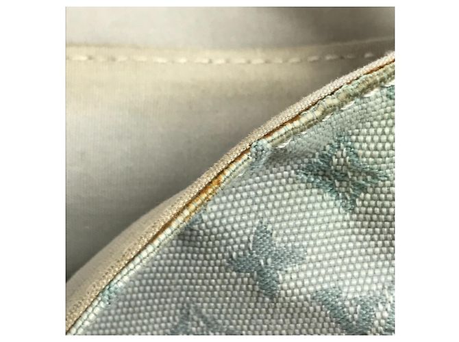 Louis Vuitton Monogram Mini Musette Contes de Fées Crossbody Flap Pouch Marrone Monogramma - vista 17