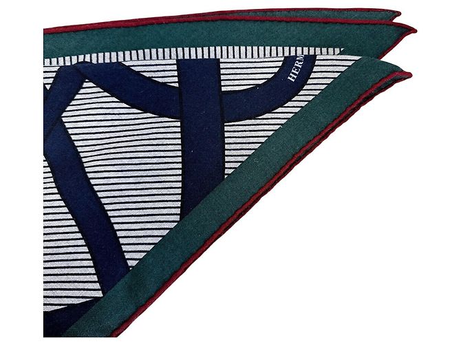 Hermès Triangle Geant Seidentuch Rot Grün Marineblau - Ansicht 13