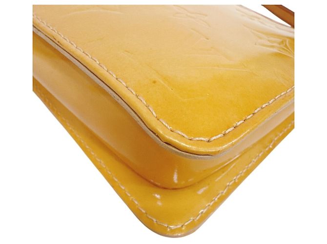Borsa Louis Vuitton Lexington Monogram Vernis Giallo - vista 5