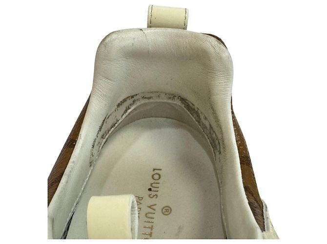 Sneakers Louis Vuitton Run Away Line Canvas Bianco - vista 8