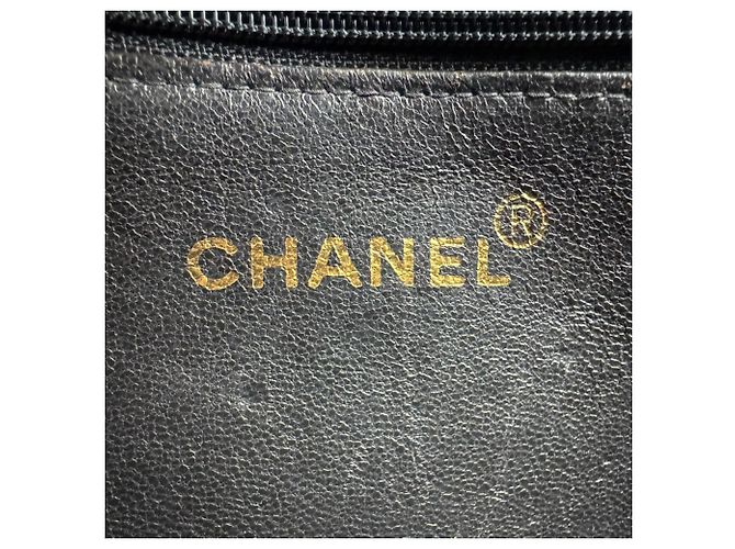 Bolso de hombro Chanel de piel de becerro granulada Negro - vista 12