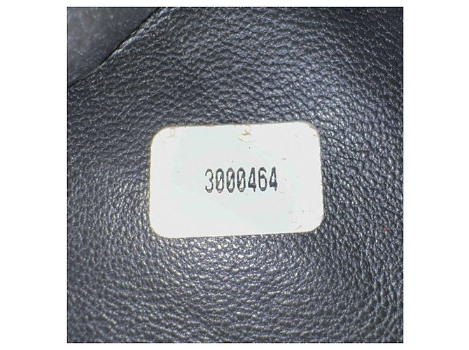Bolso de hombro Chanel de piel de becerro granulada Negro - vista 13