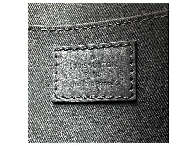 Borsa a tracolla Louis Vuitton Monogram Macassar Montsouris Messenger PM Marrone Nero Monogramma - vista 12
