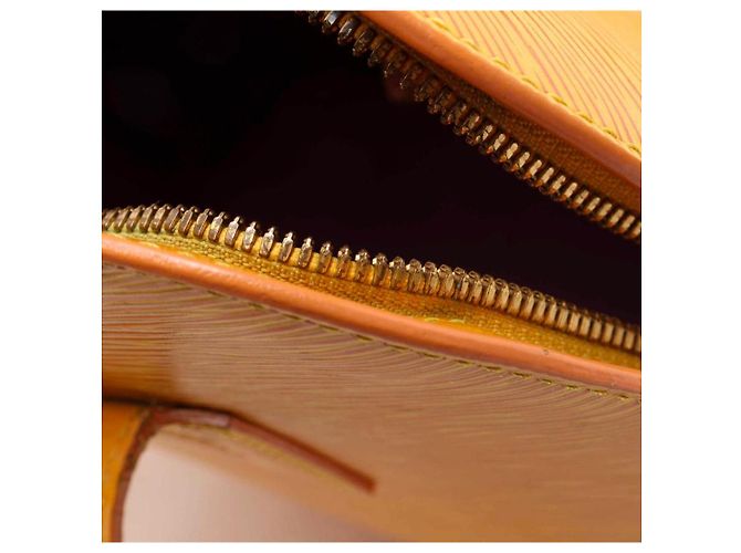 Louis Vuitton Lussac Borsa a tracolla Pelle Epi Gialla Giallo - vista 6