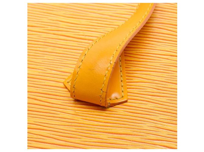 Louis Vuitton Lussac Borsa a tracolla Pelle Epi Gialla Giallo - vista 8