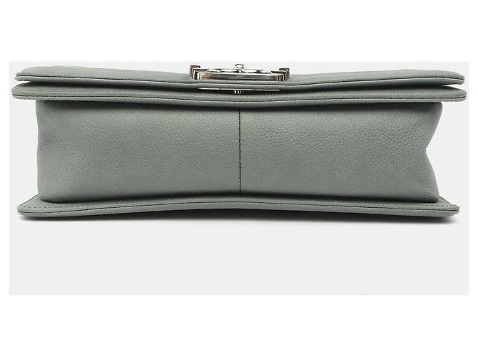 Borsa Chanel Le Boy Medium in pelle di vitello granulata verde Grigio Verde scuro - vista 4