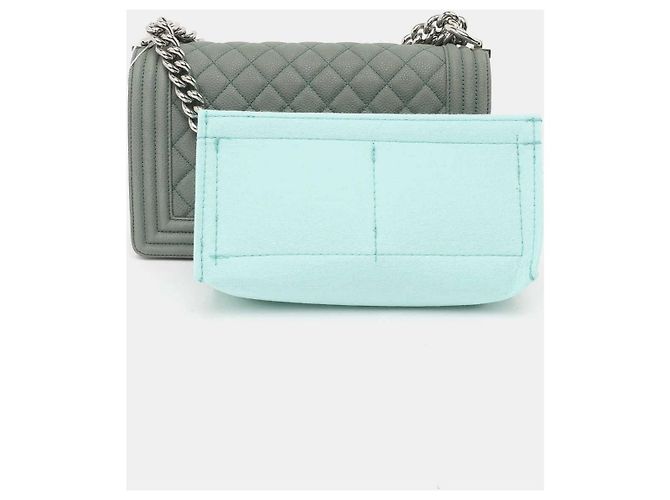 Borsa Chanel Le Boy Medium in pelle di vitello granulata verde Grigio Verde scuro - vista 6