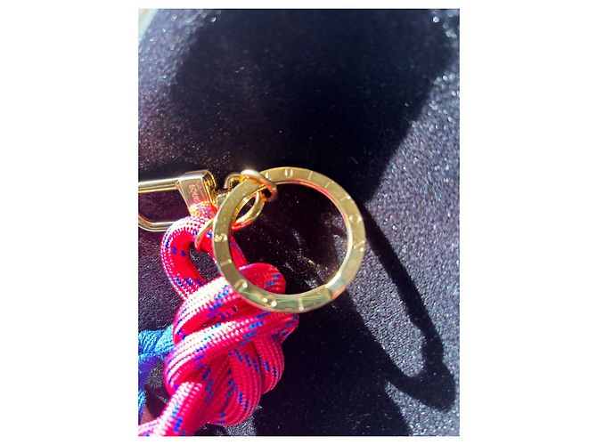 Portachiavi Louis Vuitton con cordino in corda Rosa Blu Gold hardware - vista 4