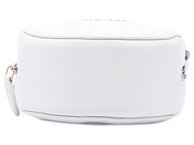 Clutch Rotonda 19 Chanel in Capretto Matelassé Bianco con Catena - vista 3