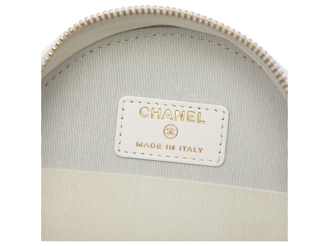 Clutch Rotonda 19 Chanel in Capretto Matelassé Bianco con Catena - vista 5