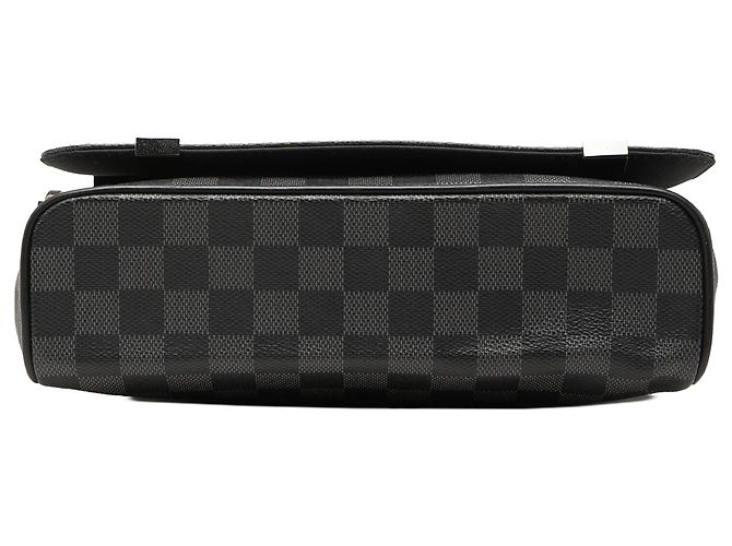 Louis Vuitton Black Damier Graphite District PM Nero - vista 3