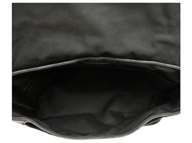 Louis Vuitton Black Damier Graphite District PM Nero - vista 4