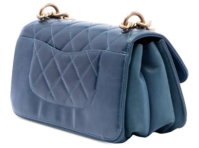 Chanel Blue Small Quilted Calfskin Straight Lined Flap Bleu Bleu foncé - vue 2