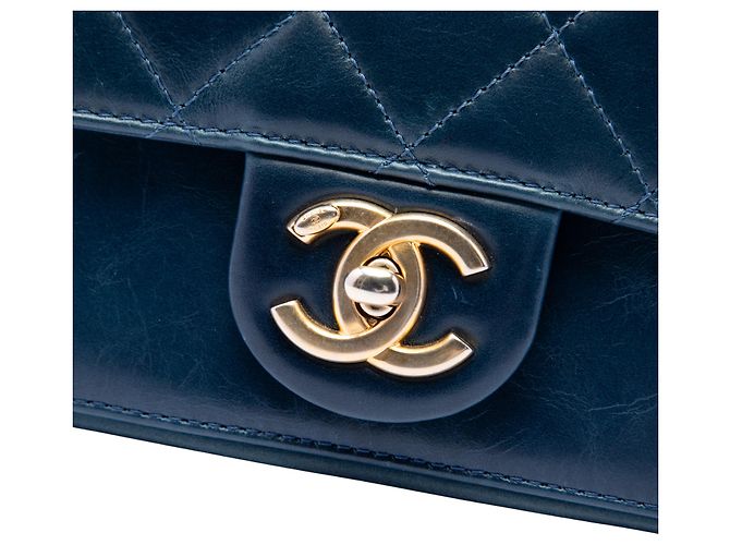 Chanel Blue Small Quilted Calfskin Straight Lined Flap Bleu Bleu foncé - vue 5