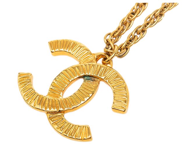 Collana con pendente testurizzato Chanel Gold CC placcato oro D'oro - vista 4
