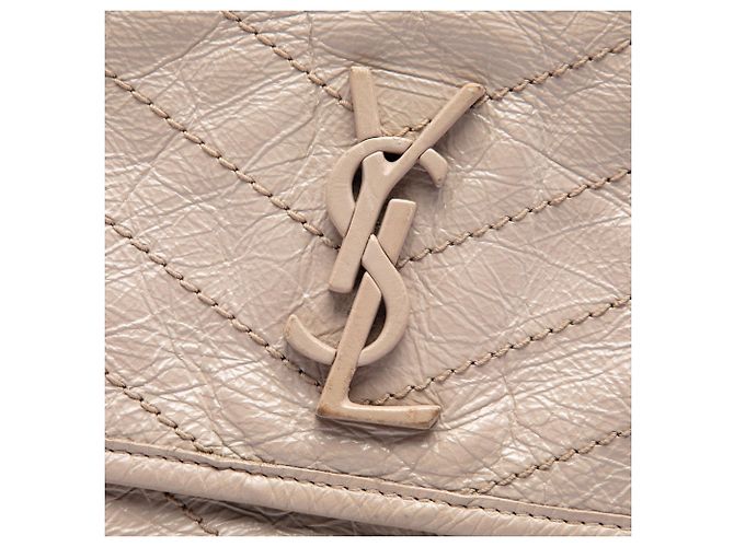 Saint Laurent Beige Medium Crinkled Calfskin Niki - vista 5