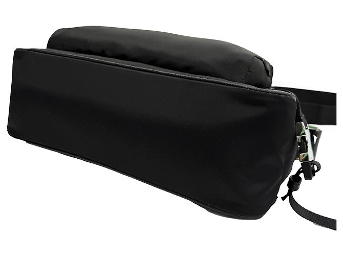 Borsa a tracolla Prada in Re-Nylon nera Large con rifiniture in Saffiano Nero - vista 3
