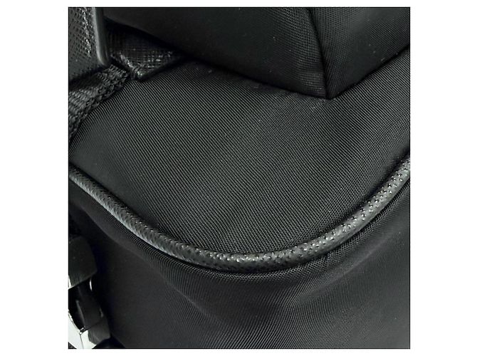 Borsa a tracolla Prada in Re-Nylon nera Large con rifiniture in Saffiano Nero - vista 7