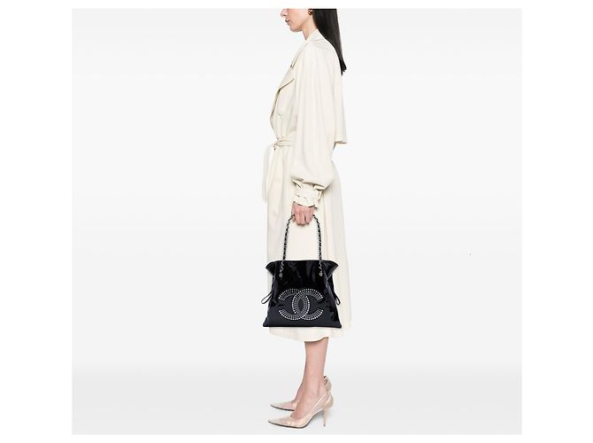 Borsa Chanel Bon Bon Large in vernice nera Nero - vista 6