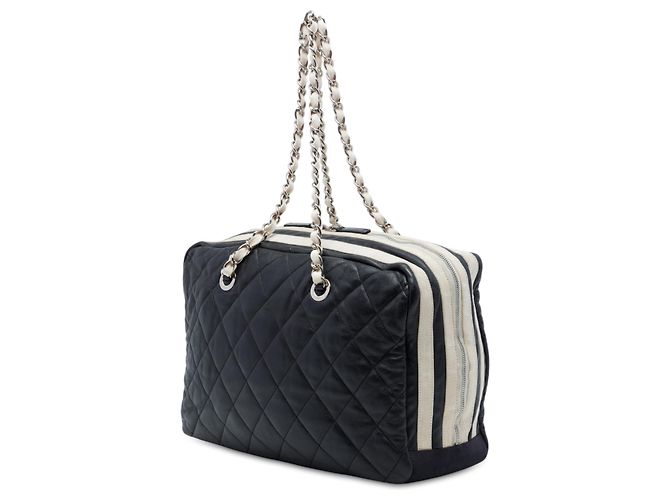 Borsa a tracolla Chanel Lido in pelle d'agnello matelassé nera Paris Venice Nero - vista 2