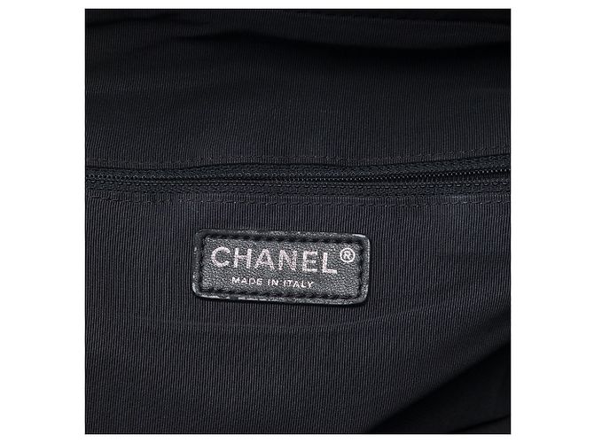 Borsa a tracolla Chanel Lido in pelle d'agnello matelassé nera Paris Venice Nero - vista 5