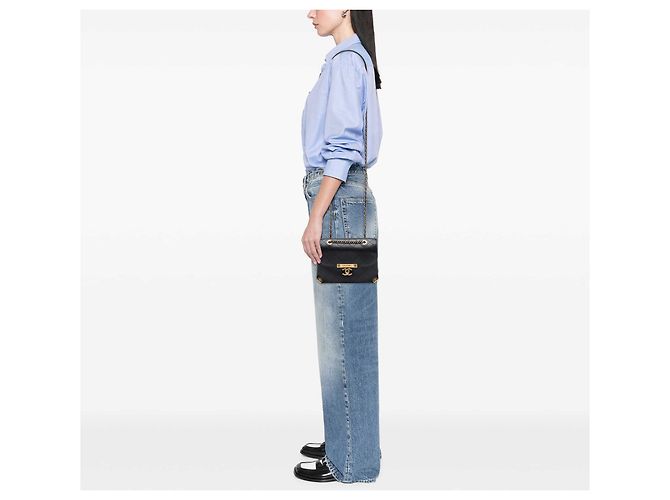 Chanel Black Quilted Lambskin Around The Corner Flap Nero - vue 6