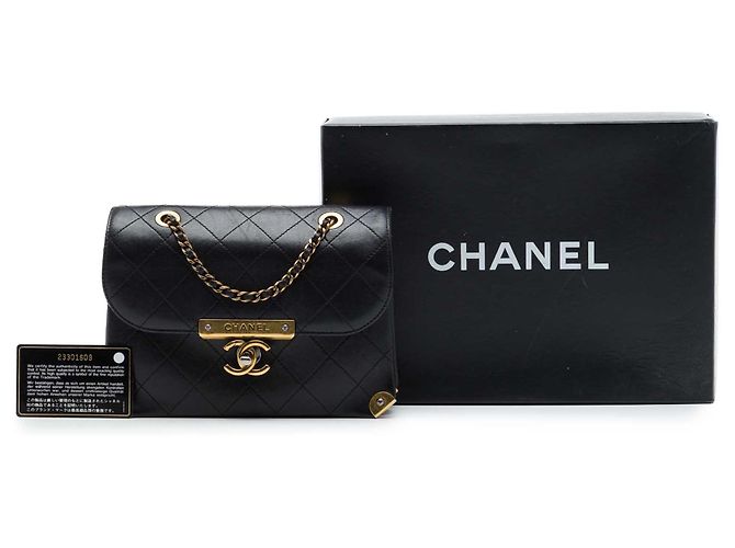 Chanel Black Quilted Lambskin Around The Corner Flap Nero - vue 7