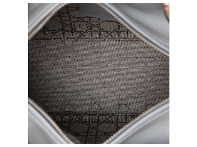 Dior Gray Medium Pearlescent Lambskin Cannage Lady Dior Marrone - vista 4