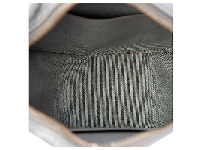 Chanel 19 runde Clutch aus silber-metallic Lammleder mit Kette - Ansicht 4