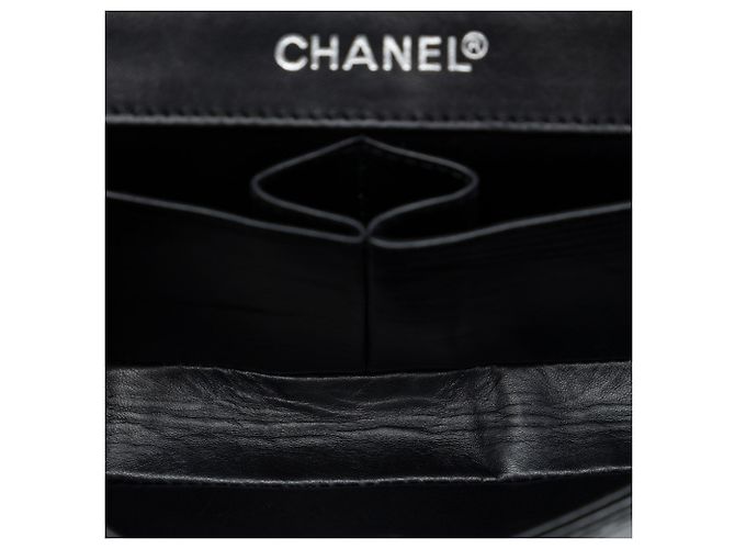 Chanel Black Laser Cut Camellia Patent East West Flap Nero - vista 4