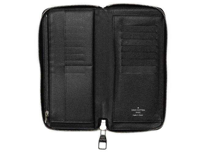 Cartera larga Louis Vuitton Black Taiga Zippy Vertical Negro - vista 4
