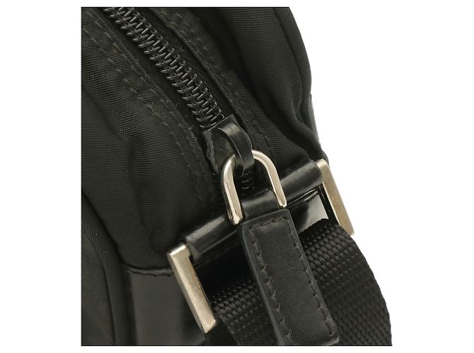 Prada Triangle Schultertasche in Black Schwarz - Ansicht 6