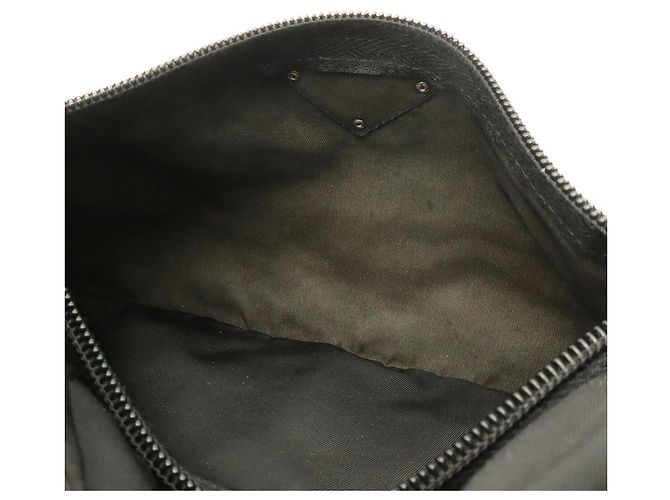 Prada Triangle Schultertasche in Black Schwarz - Ansicht 9