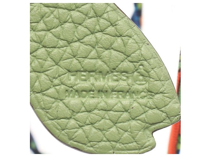 Hermès Accessorio Ciondolo Petit H Sakura Hermes Rosa Verde Verde chiaro - vista 3
