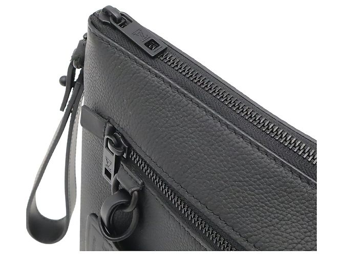 Bolso Louis Vuitton LV Aerogram Pochette en Noir Negro - vista 5